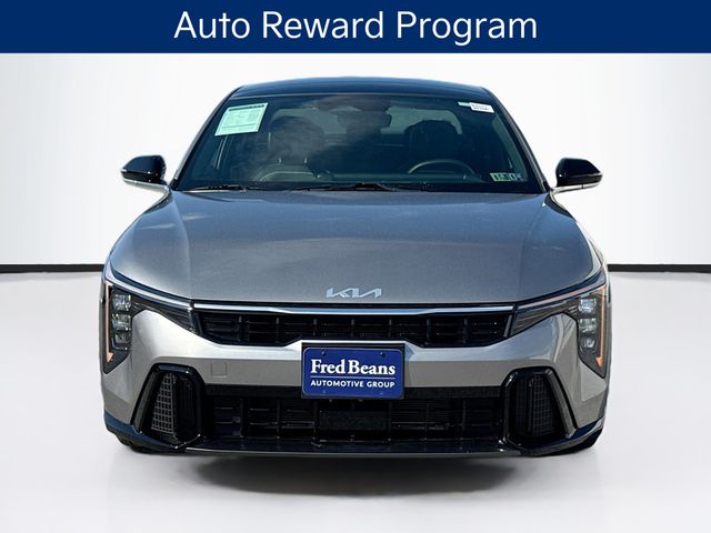 2025 Kia K4 GT-Line photo 2