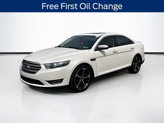 2016 Ford Taurus SEL photo 2