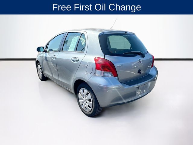 2011 Toyota Yaris Base photo 3