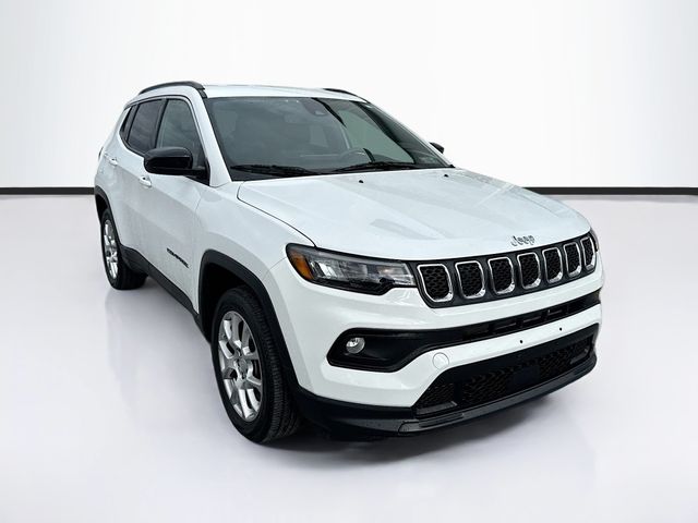 2023 Jeep Compass Latitude Lux's photo