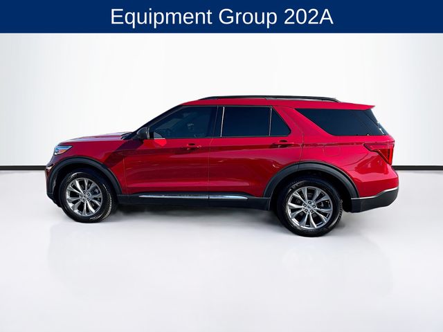 2023 Ford Explorer XLT photo 3