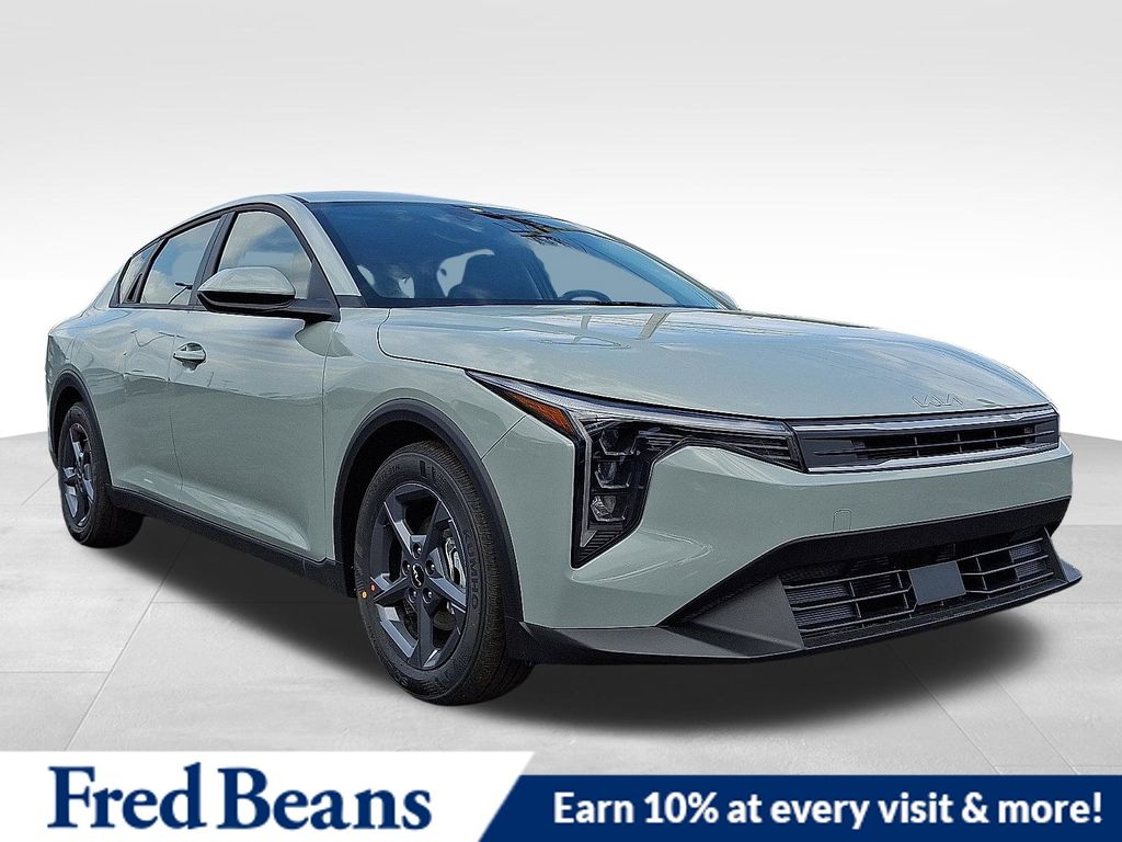 2026 Kia K4 LXS AT's photo