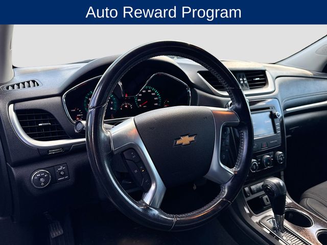 2015 Chevrolet Traverse 1LT photo 4