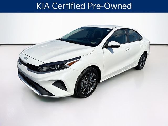 2023 Kia Forte LXS photo 3
