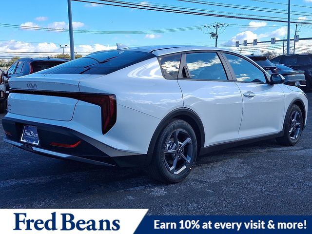 2025 Kia K4 LXS photo 3
