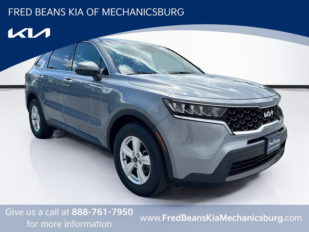 2022 Kia Sorento LX AT's photo