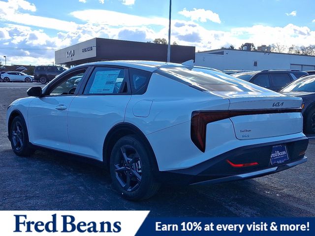 2025 Kia K4 LXS photo 2