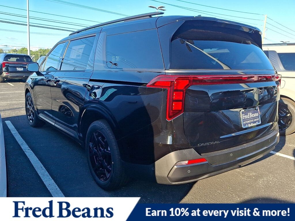 New 2027 Kia Carnival Hybrid SX Van Passenger Van