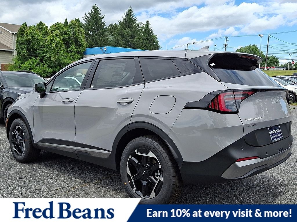 New 2026 Kia Sportage Hybrid S SUV