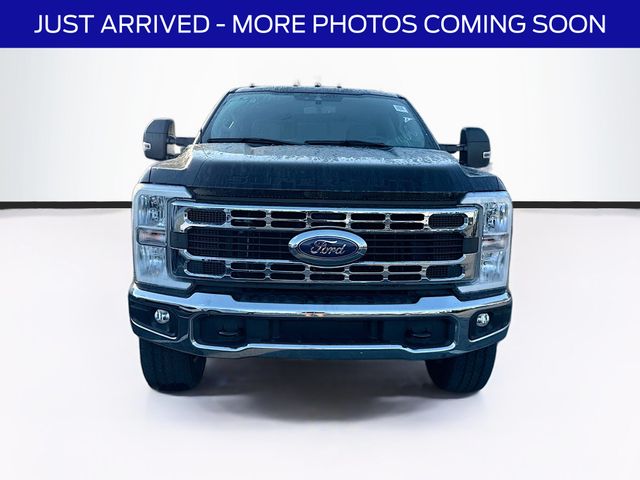 2023 Ford F-250 photo 2
