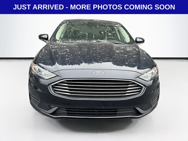 2020 Ford Fusion Hybrid SE photo 2