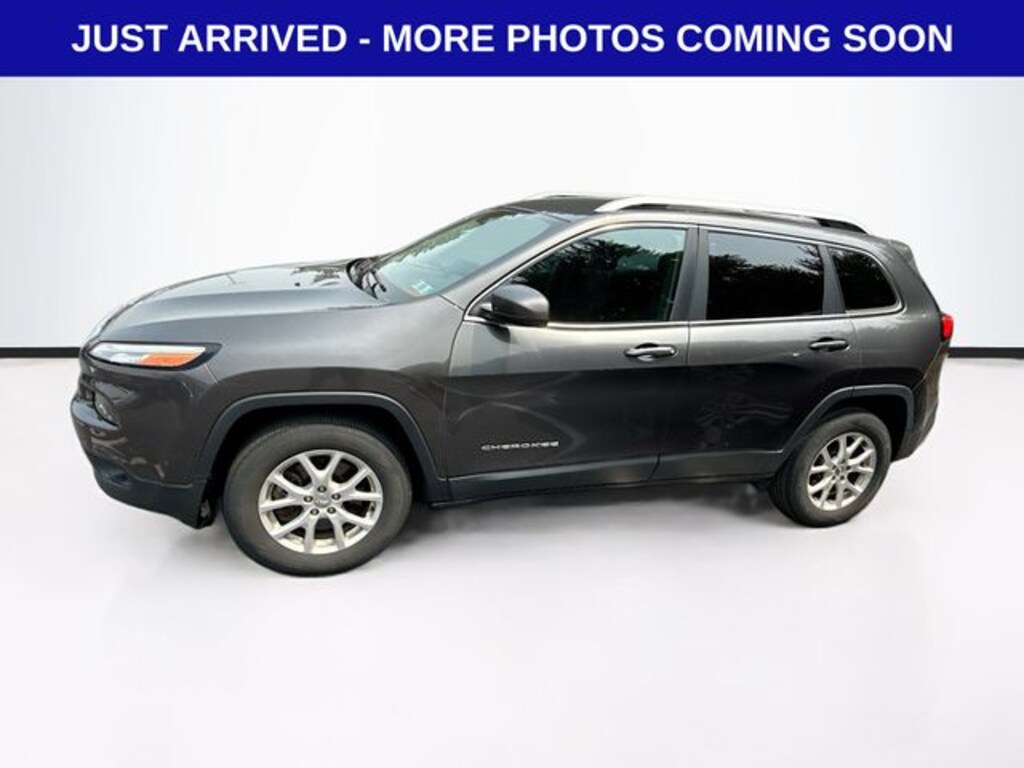 Used 2016 Jeep Cherokee Latitude SUV
