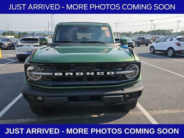 2022 Ford Bronco Outer Banks photo 2