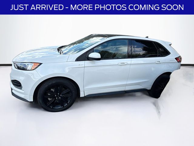 2023 Ford Edge ST photo 4