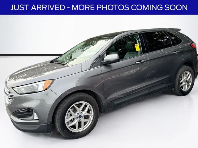 2022 Ford Edge SEL photo 3