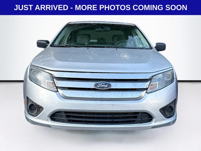 2012 Ford Fusion S photo 2