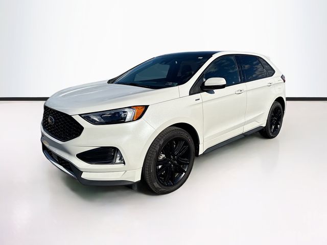 2023 Ford Edge ST photo 3