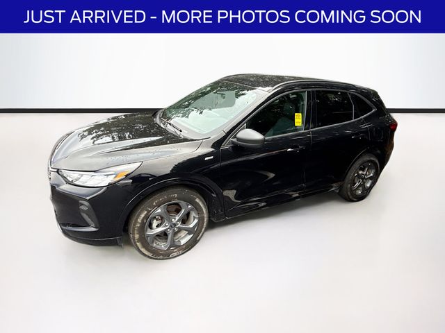 2023 Ford Escape ST-Line photo 4