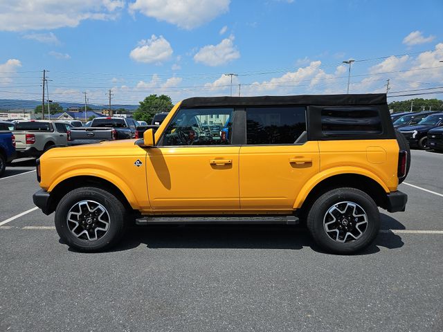 2021 Ford Bronco Outer Banks photo 3