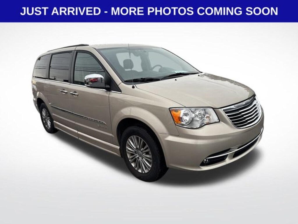 Used 2016 Chrysler Town & Country Touring-L Van LWB Passenger Van