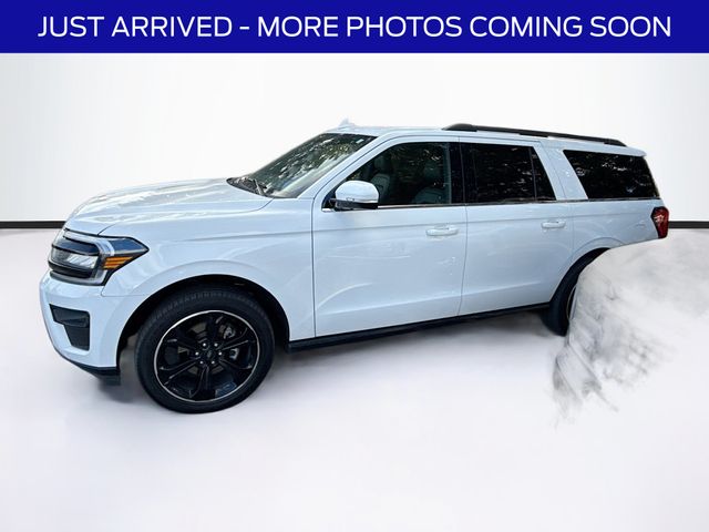 2022 Ford Expedition MAX Limited photo 2