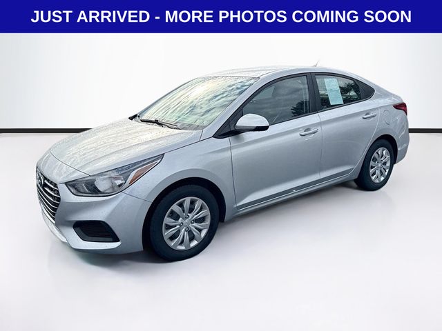 2022 Hyundai Accent SE photo 3