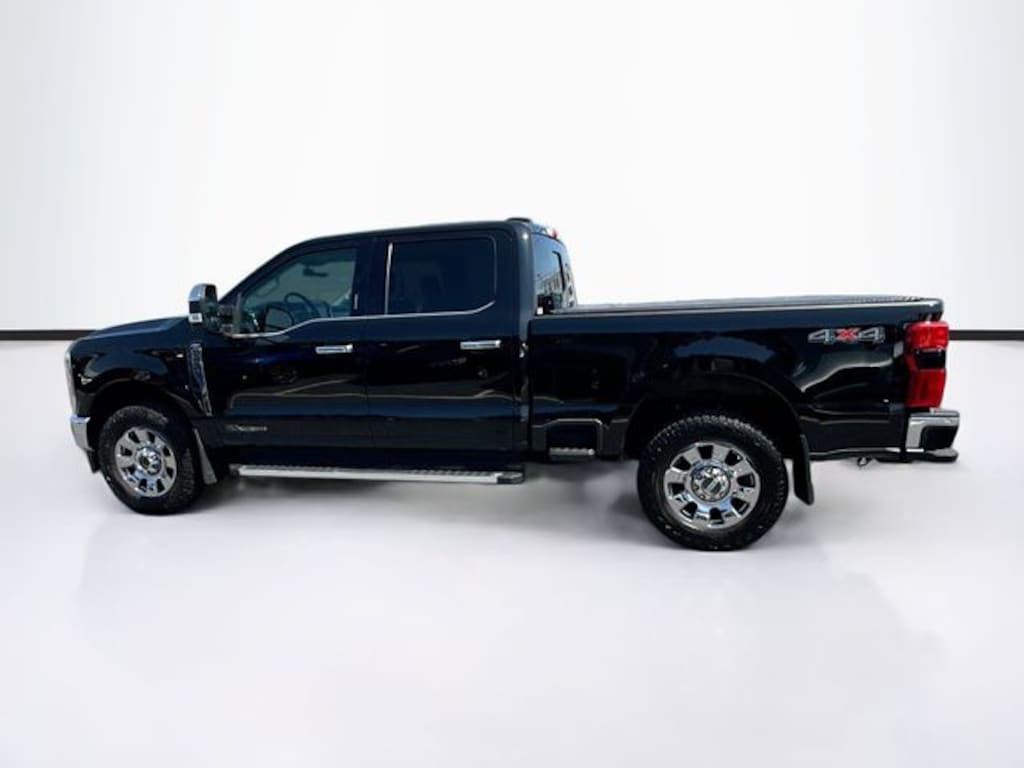 Certified 2023 Ford F-250SD Lariat Truck Crew Cab