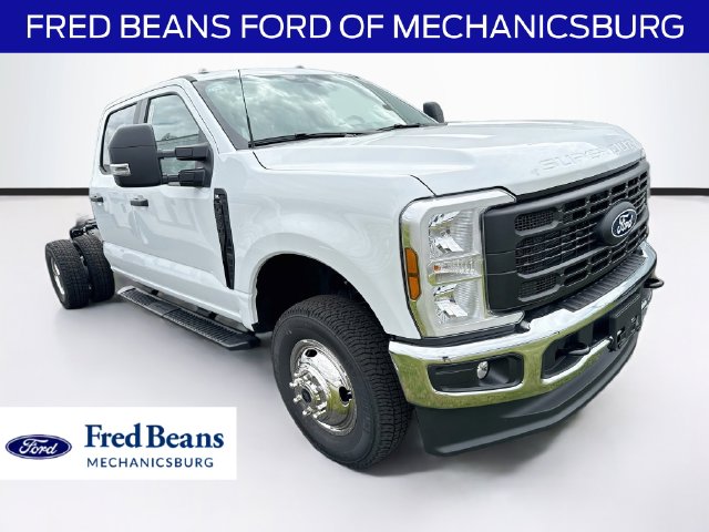 2027 Ford F-350 Chassis XL Truck Crew Cab