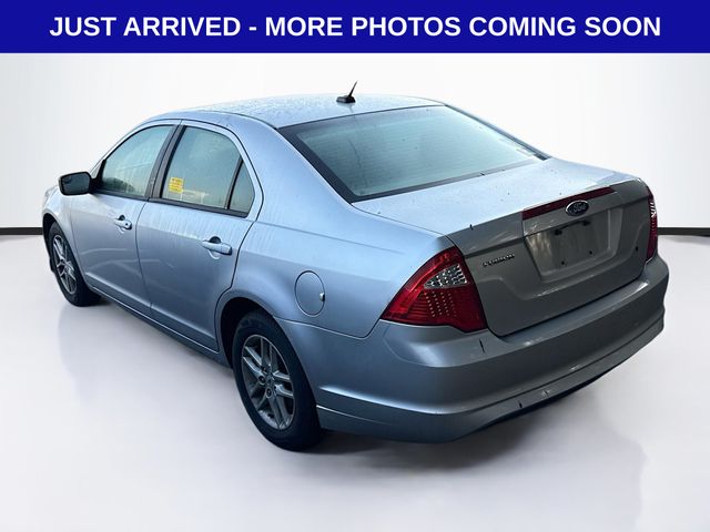 2012 Ford Fusion S photo 4
