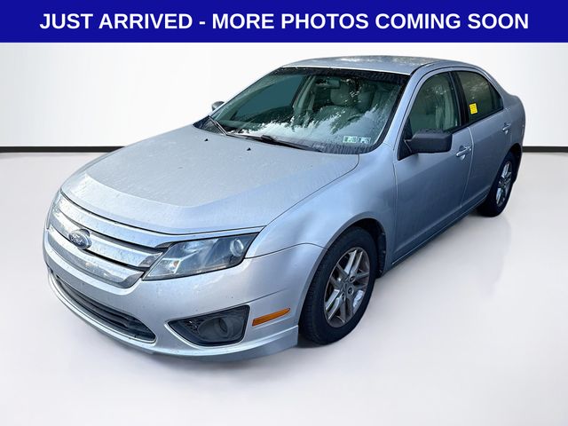 2012 Ford Fusion S photo 3
