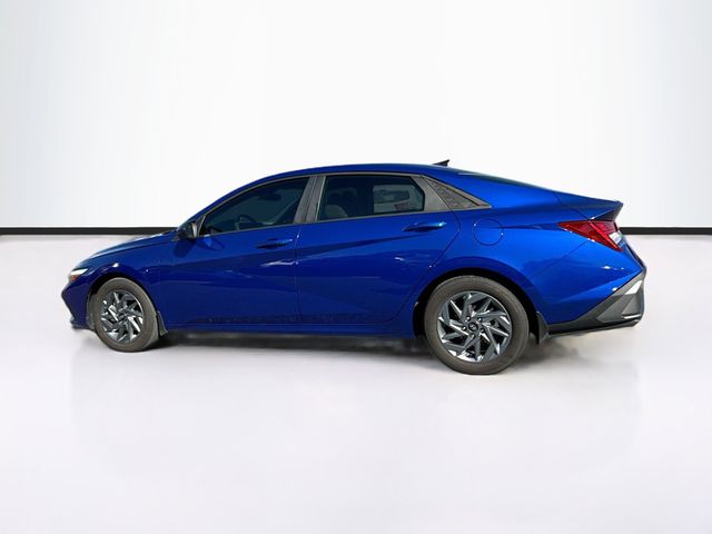 2024 Hyundai Elantra Hybrid Blue photo 4