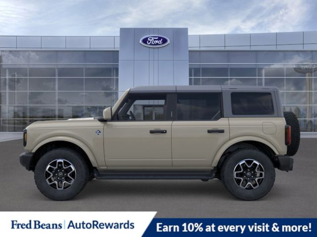New 2026 Ford Bronco Outer Banks SUV