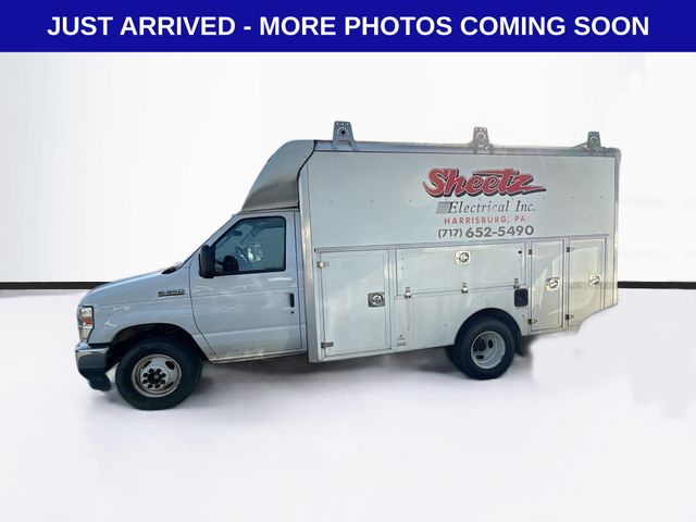 2021 Ford E-350 photo 3