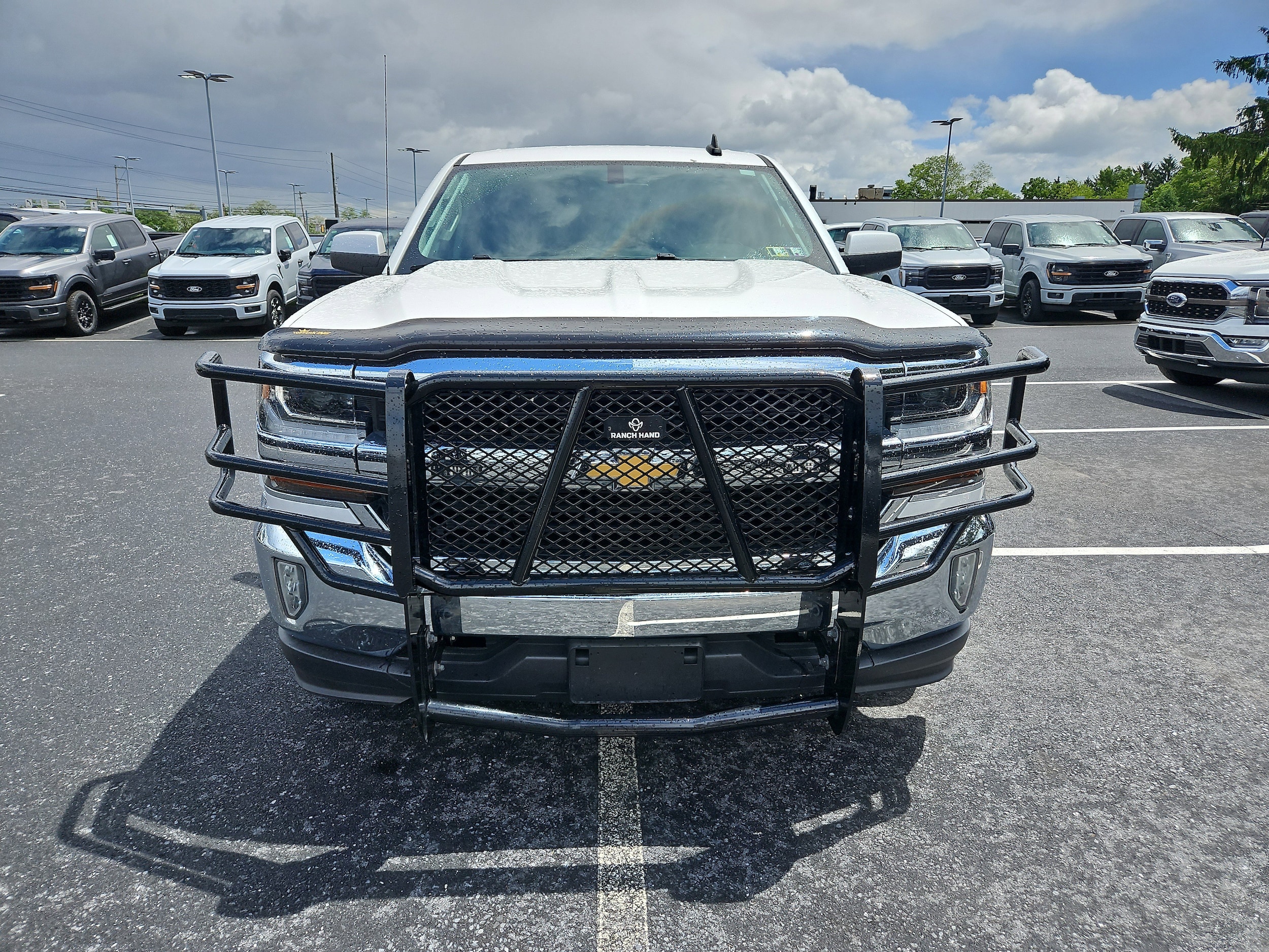 Used 2017 Chevrolet Silverado 1500 LT with VIN 3GCPCREC6HG117960 for sale in Mechanicsburg, PA