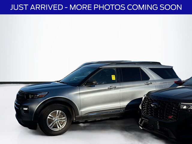 2023 Ford Explorer XLT photo 3