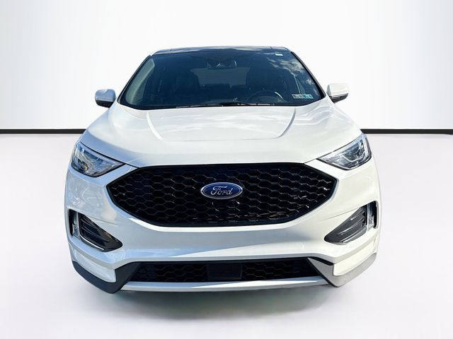 2023 Ford Edge ST photo 2