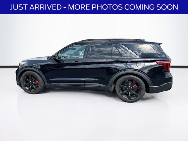 2023 Ford Explorer ST photo 2