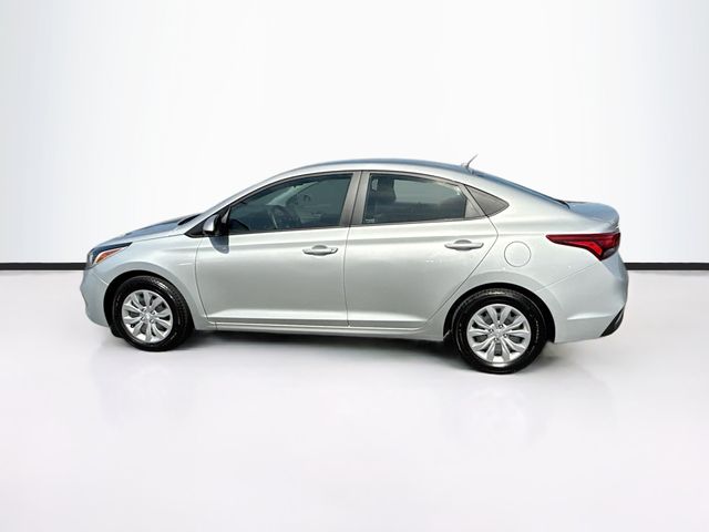 2022 Hyundai Accent SE photo 3