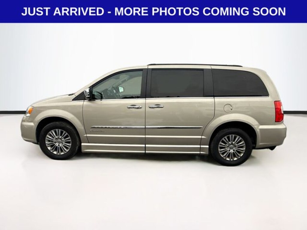 Used 2016 Chrysler Town & Country Touring-L Van LWB Passenger Van