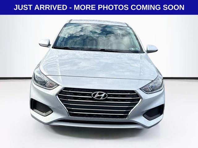 2022 Hyundai Accent SE photo 2