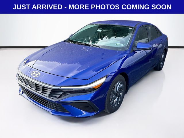 2024 Hyundai Elantra Hybrid Blue photo 3