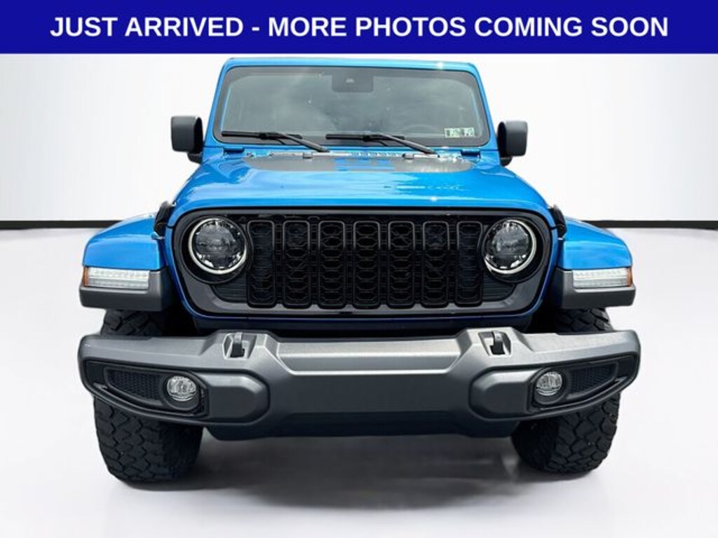 Used 2024 Jeep Gladiator Willys Truck Crew Cab