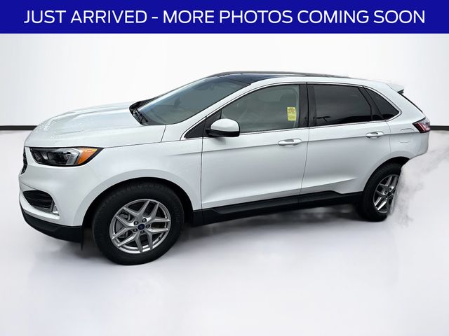 2022 Ford Edge SEL photo 4