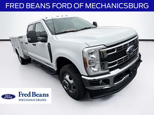 2025 Ford F-350 Super Duty Chassis Cab XL's photo