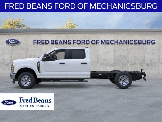 2025 Ford F-350 XL photo 2