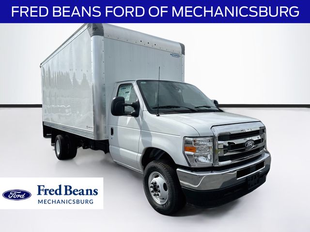 2027 Ford E-450 Cutaway Truck 