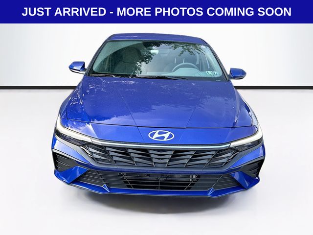 2024 Hyundai Elantra Hybrid Blue photo 2