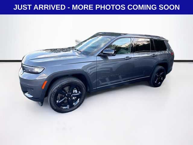 2021 Jeep Grand Cherokee Altitude photo 2