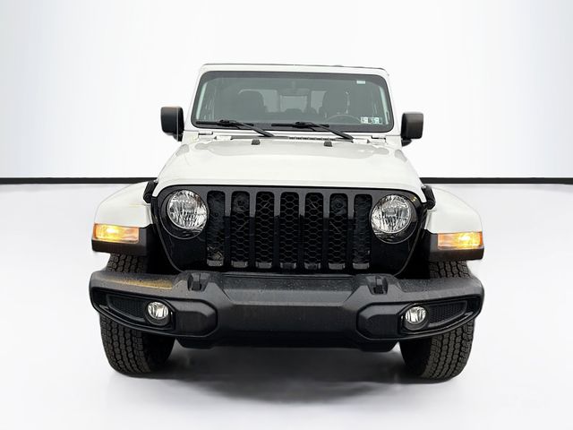 2022 Jeep Gladiator Altitude photo 2