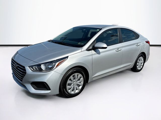 2022 Hyundai Accent SE photo 2
